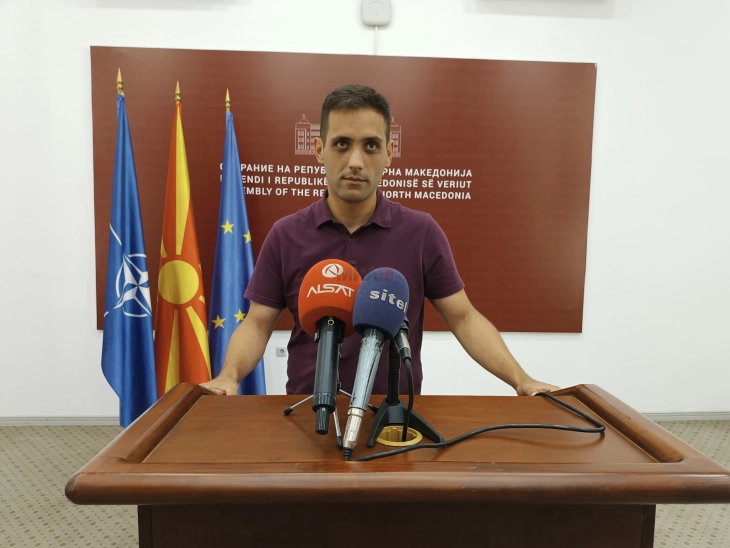 Мециновиќ: Горна граница за кирии, поддршка при купување дом, дел од пакет - законите што ги предлага Левица