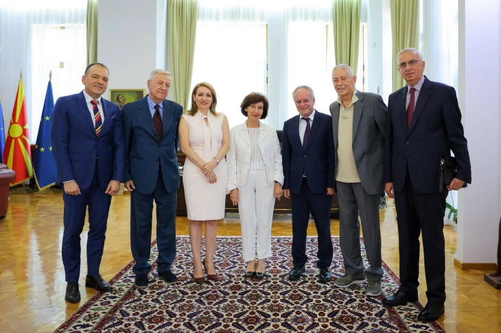 Средба на Сиљановска - Давкова со Советот на амбасадори: Зајакнување на надворешно-политичките капацитети на државата