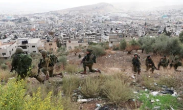 Mbi 100 persona janë vrarë në sulmet ajrore izraelite në Rripin e Gazës brenda një dite, kumtuan autoritetet shëndetësore në enklavë