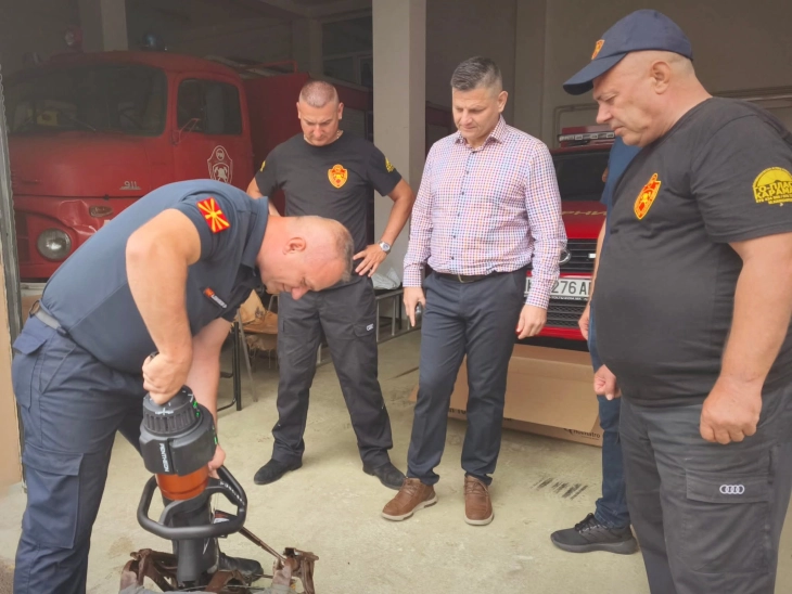 Пожарникарите од Македонска Каменица со новонабавена опрема