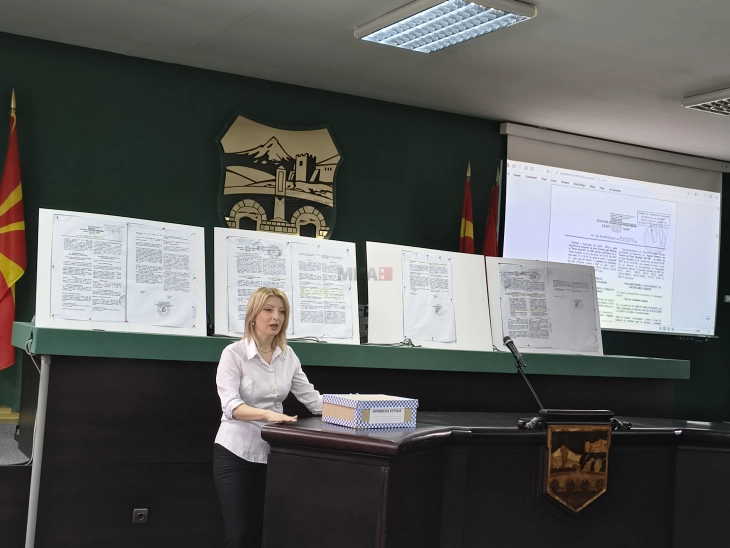 Арсовска со 3.200 страници докази за дивоградби во Чаир: „Се градат згради без денар платен кон градот“