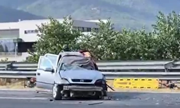 Три лица ги загубија животите во сообраќајна несреќа на автопатот од Тетово кон Скопје