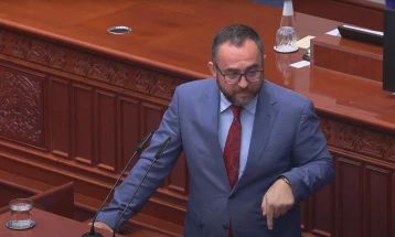 Тошковски до Лукаревска: Вработените во Национални шуми беа без плати, без гориво, немаше хеликоптер, со возила кои 12 години не беа запалени... и уште прашувате како се справуваме со пожарите