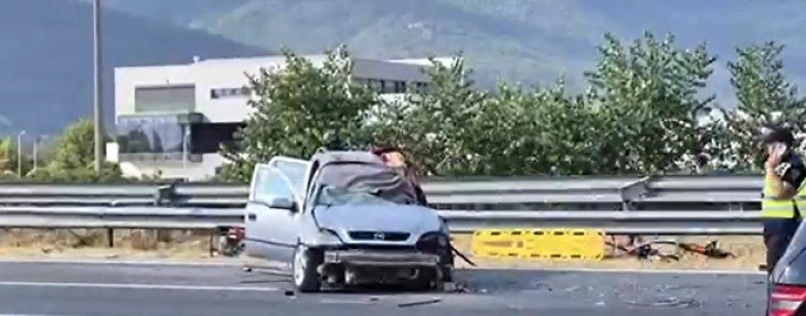 Një shofer 59-vjeçar dhe dy pasagjere 55 dhe 71 vjeç humbën jetën në aksidentin në Tetovë