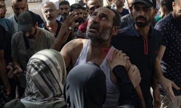 Franca dërgon 40 tonë ndihmë humanitare në Gazë