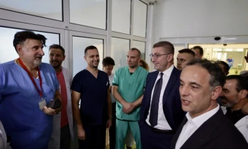 Mickoski: Përgjysmohen tarifat e ShBA-së për Maqedoninë, po negociojmë për tarifa edhe më të ulëta