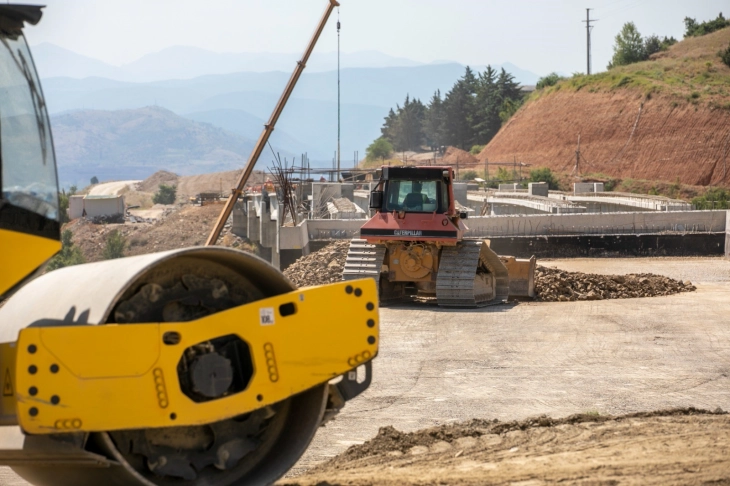 Од понеделник времен режим на сообраќај на патот Градско – Дреново поради изградба на клучката Дреново