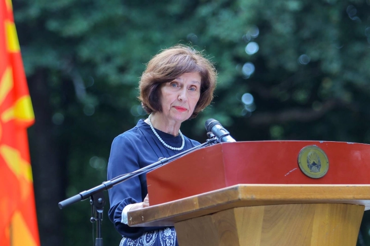 Siljanovska-Davkova: Nuk jemi pemë pa rrënjë, nuk heqim dorë nga rruga natyrore drejt anëtarësimit në BE sipas kritereve të Kopenhagës