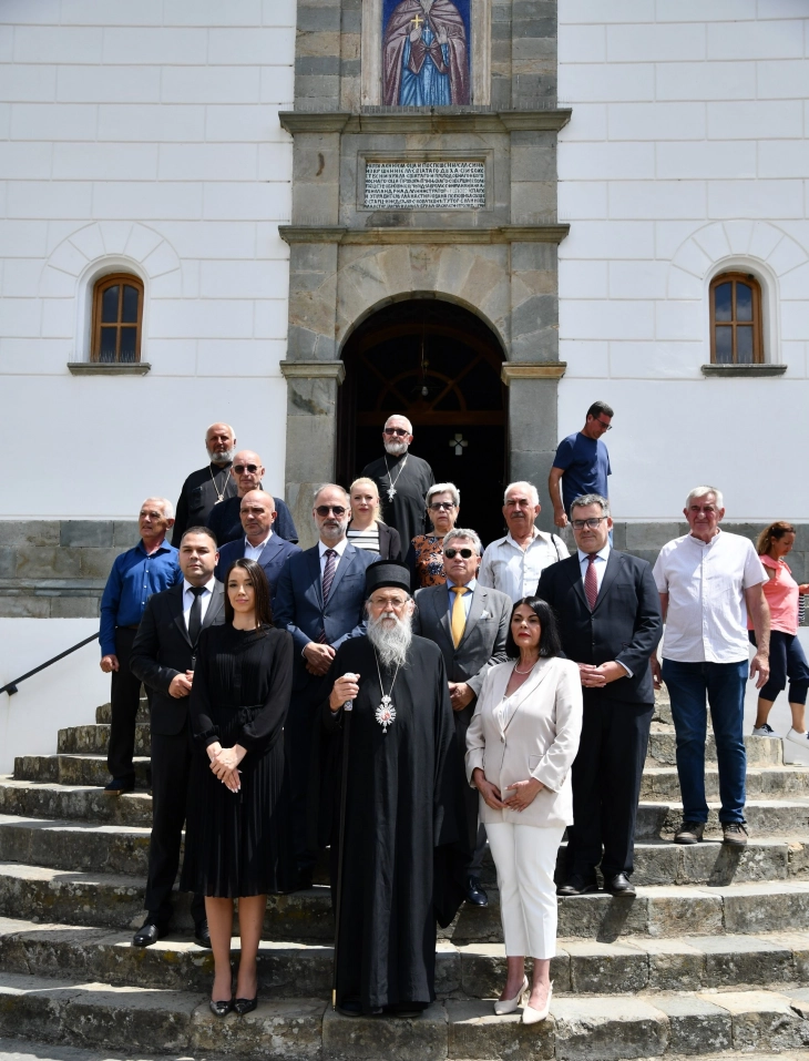 Државна делегација во посета на манастирот Прохор Пчински
