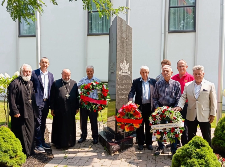 По повод Илинден молебен во дворот на црквата „Свети Климент Охридски“ во Торонто