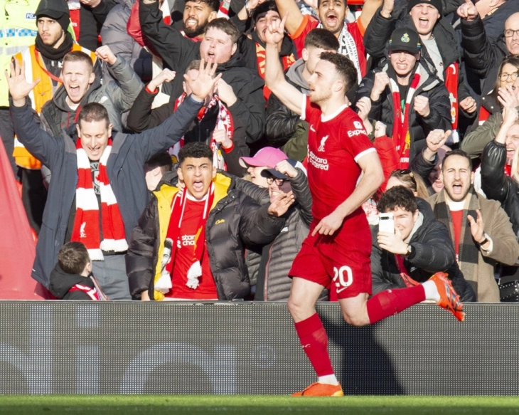 Првиот клуб на починатиот фудбалер Жота ќе користи дрес со неговиот лик