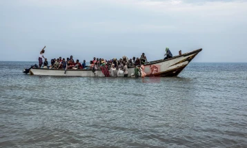 Fundoset një anije në një nga rrugët më të rrezikshme të emigracionit në Jemen, të paktën 68 të vdekur
