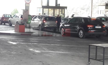 Në vendkalimet kufitare Bogorodicë dhe Tabanoc pritet rreth 30 minuta