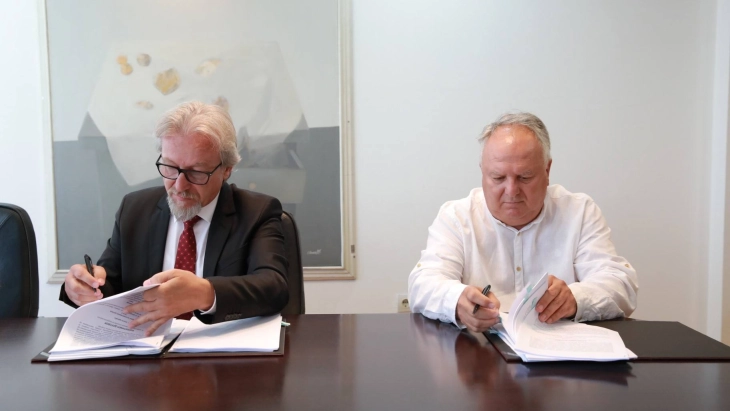 Nënshkruhet marrëveshje e re kolektive për rritje 20-për qind të pagave për të punësuarit në institucionet publike për mbrojtje sociale