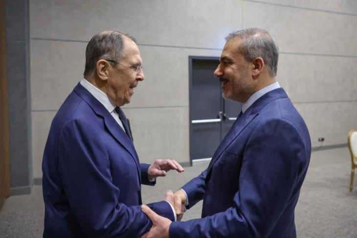 Фидан и Лавров разговараа за преговорите меѓу Русија и Украина