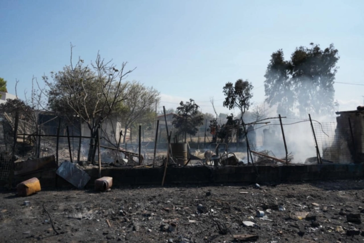 Еден загинат во големиот пожар во источниот дел на областа Атика, поширокиот дел на Атина