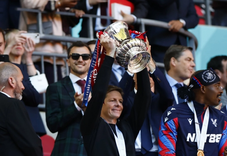 Менаџерот на Кристал Палас се заканува со заминување