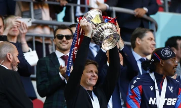 Менаџерот на Кристал Палас се заканува со заминување