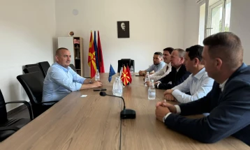 Taravari në takim me Kolefskin në Pustec