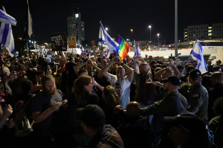 Tens of thousands rally in Tel Aviv against Gaza war expansion