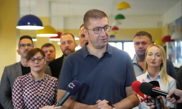 Премиерот Мицкоски во посета на Општина Петровец