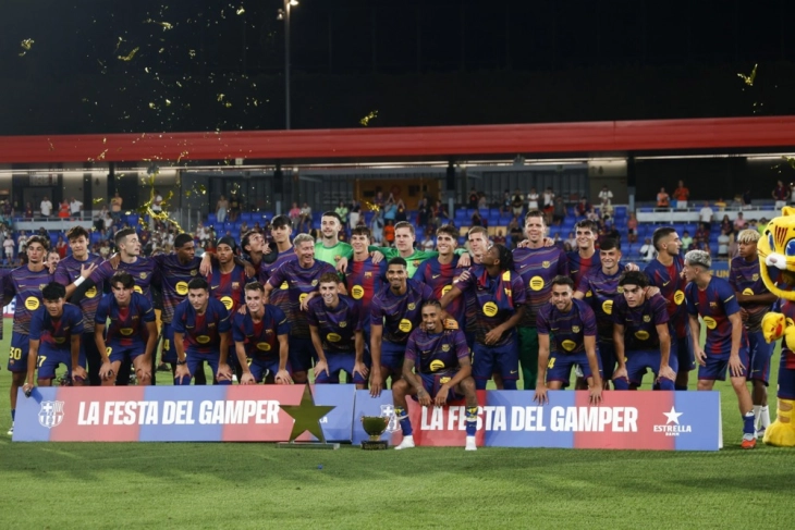 Барселона го декласира Комо во купот „Гампер“