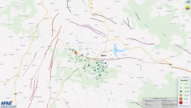 Повеќе од 200 последователни потреси ја погодија северозападна Турција
