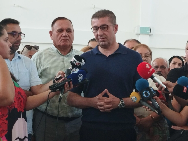 Mickoski: U bëj thirrje të gjithë qytetarëve të mendojnë nëse do të biem në kurthin të cilin e servon BDI apo do të flasim për projekte të reja