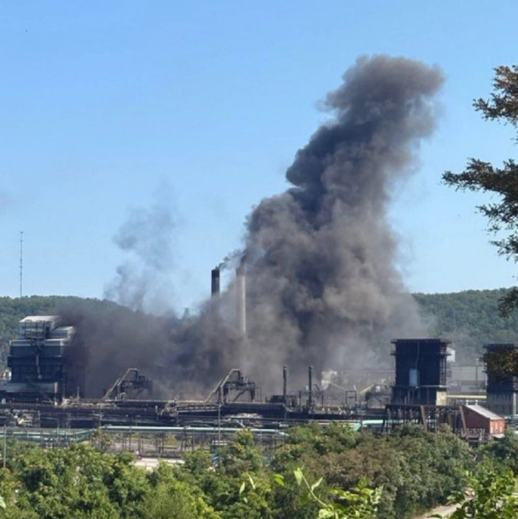 Најмалку едно лица загина, две се исчезнати и повеќе повредени во силна експлозија во челичарница кај Питсбург 