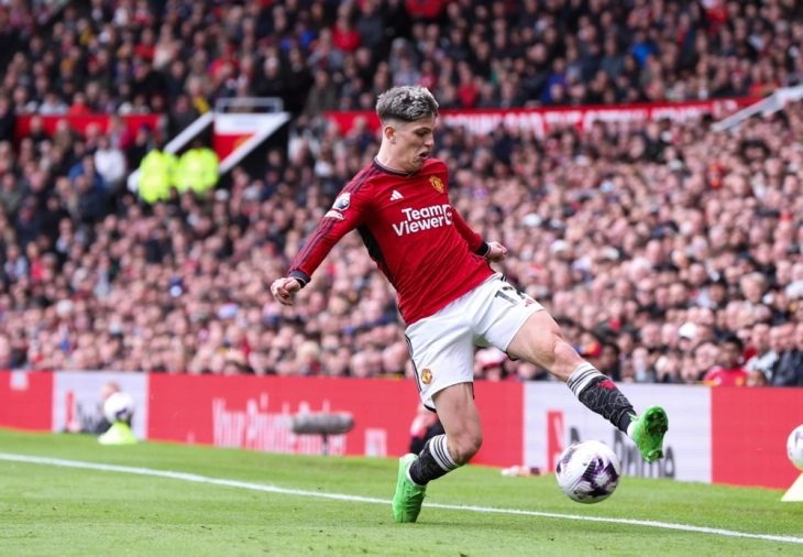 Челзи ги засилува преговорите со Манчестер јунајтед за трансфер на Гарначо