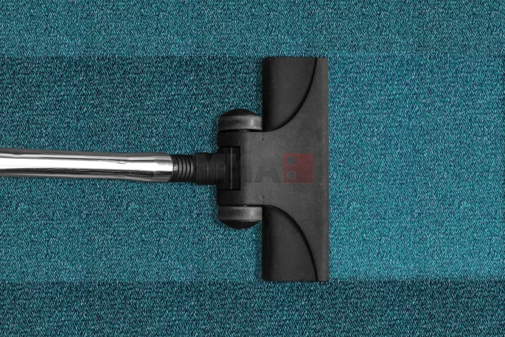 Домашно средство за почесто чистење на креветите и теписите налето