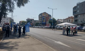 Вработените на „Флораком“ и „Луна“ два часа протестираа поради неисплатени плати