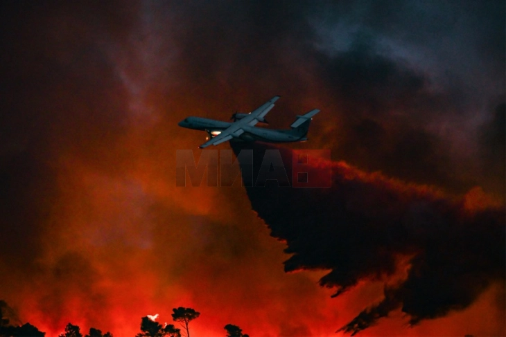 Топлотен бран ја зафати Европа: Пожари беснеат од Шпанија до Балканот