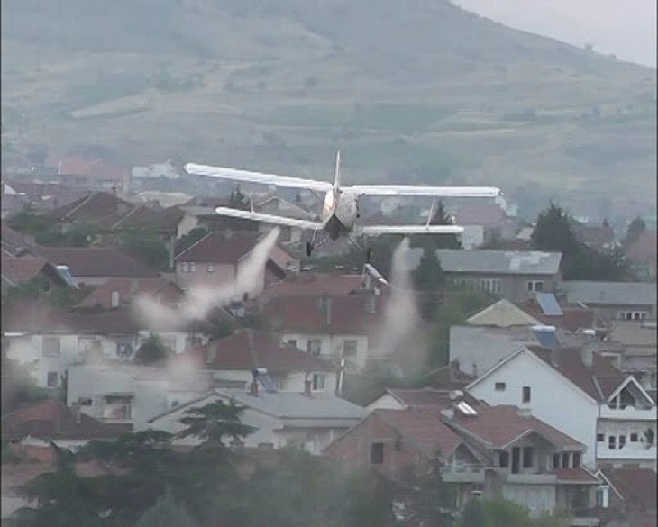 Трето авионско третирање против комарци утре во општина Велес