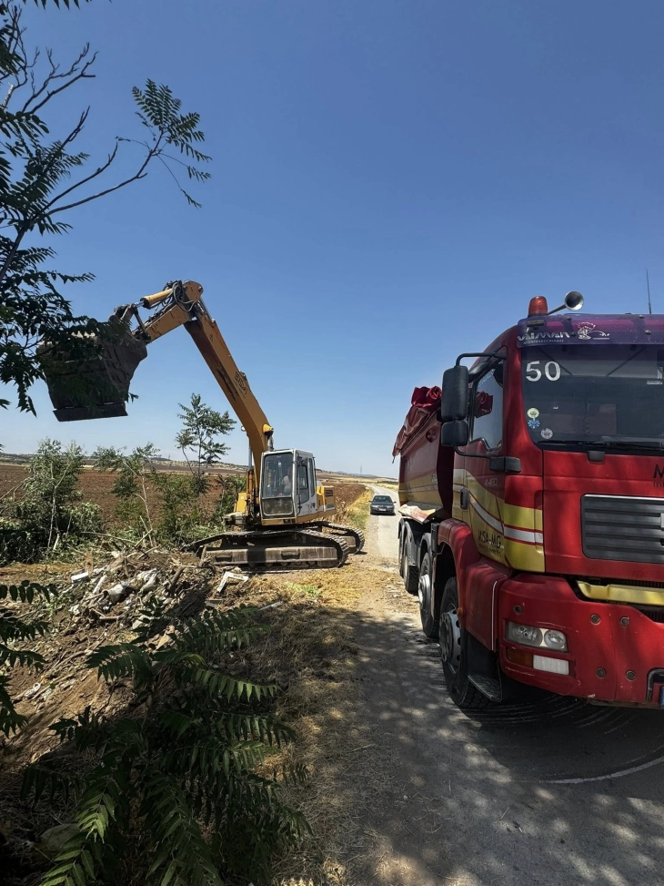 Се реконструира локалниот пат за село Каратманово,Општина Лозово