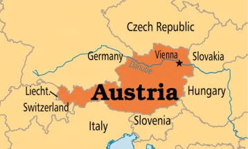 Австрија повеќе не е дестинација за нелегална миграција, вели министерот Карнер