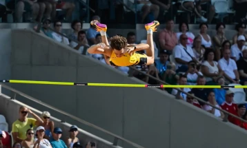 Дуплантис по 13.ти пат постави нов светски рекорд во скок со стап