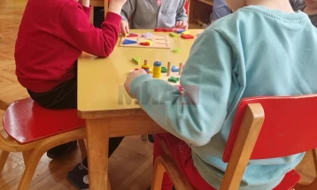 Fillon dhënia e licencave për edukatorë, përkëdhelës, bashkëpunëtorë profesional dhe drejtorë në institucionet për fëmijë