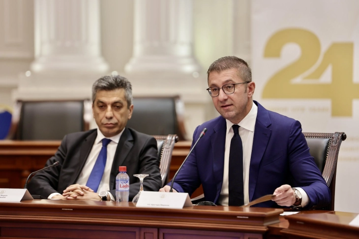 Мицкоски: Рамковниот договор е потсетник на една длабока вистина – дека државата ја имаме само ако ја чуваме заедно, по пат на дијалог, на компромис и заедништво