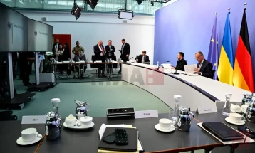 Vijon takimi onllajn i Trampit dhe liderëve evropianë, kushtuar Ukrainës dhe sigurisë