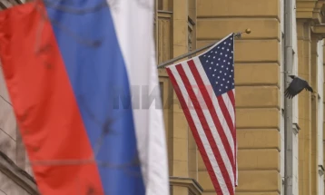 SHBA përkohësisht ndërpret disa sanksione ndaj Rusisë para takimit në Alaskë