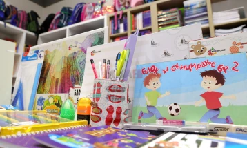 Qeveria: Nga sot deri më 15 shtator hyn në fuqi vendimi i Qeverisë për uljen prej 10 deri 15 për qind të pajisjeve shkollore