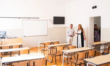 Нови инвестиции во средното економско училиште „Јане Сандански“ во Битола