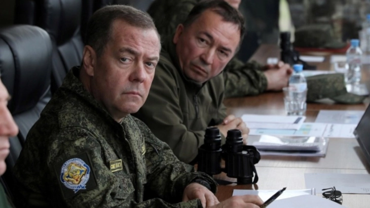 Медведев: Средбата покажа дека преговори се можни без никакви предуслови