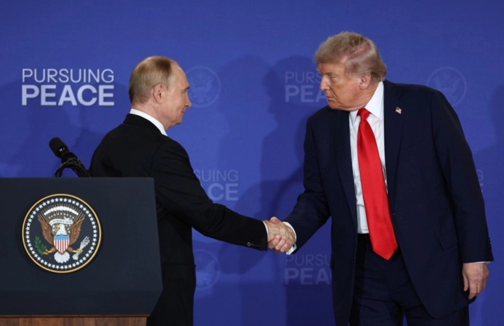 Aксиос: Трамп вели дека сеопфатен мировен договор е подобро решение од привремено примирје во Украина