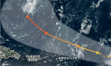 Ураганот Ерин се засили во трета категорија со ветрови од 190 километри на час
