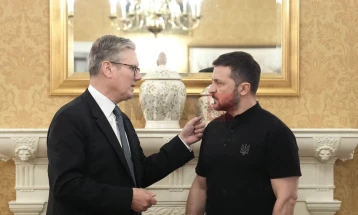 Starmeri: Zelenski duhet të marrë pjesë në bisedimet e ardhshme paqësore