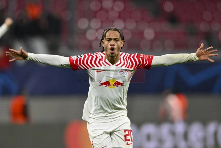 Simons dëshiron të transferohet në Çellsi, pavarësisht interesit nga Bajerni dhe Mançester Siti