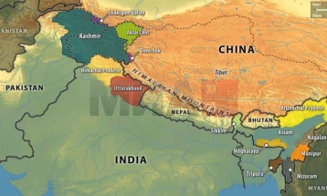 Vang Ji mbërriti në Indi në biseda për kontestin kufitar dhe tarifat amerikane