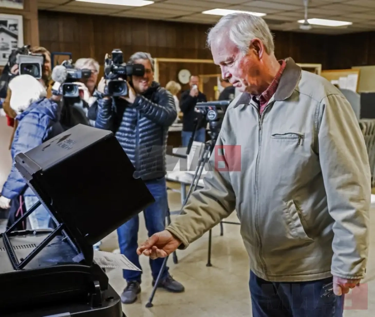 Trampi planifikon ndalimin e votimit me postë para zgjedhjeve për Kongresin në vitin 2026